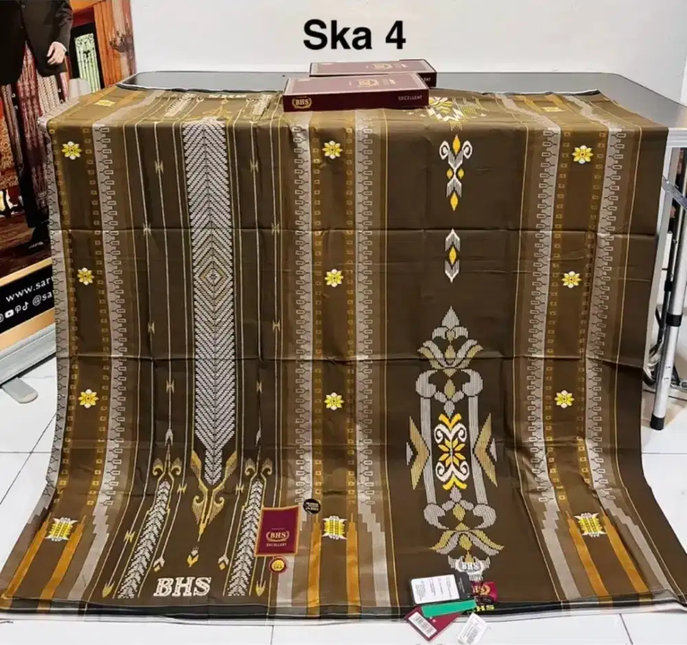 Bhs excellent gold type SKA