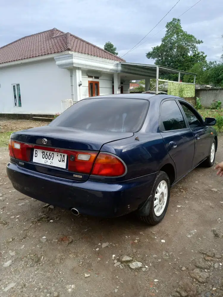 Mazda Familia 1998 Bensin