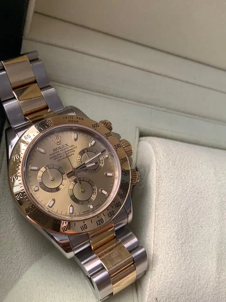 Menerima jam bekas mewah