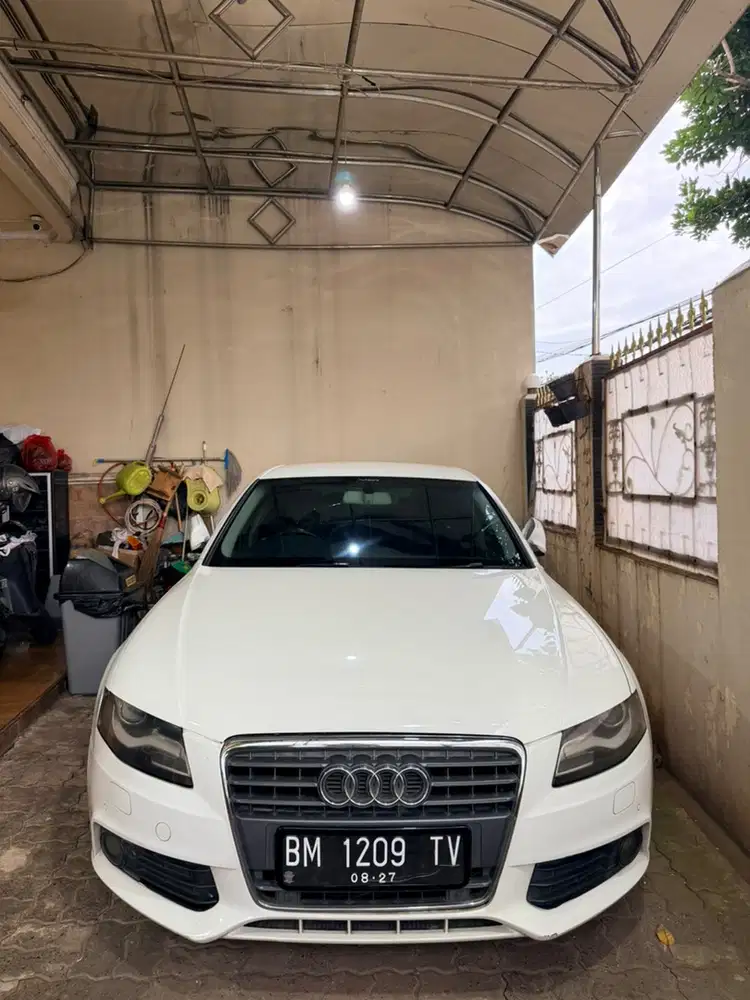 Audi A4 2011 Bensin