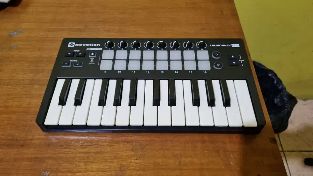 NOVATION Launchkey Mini MK2