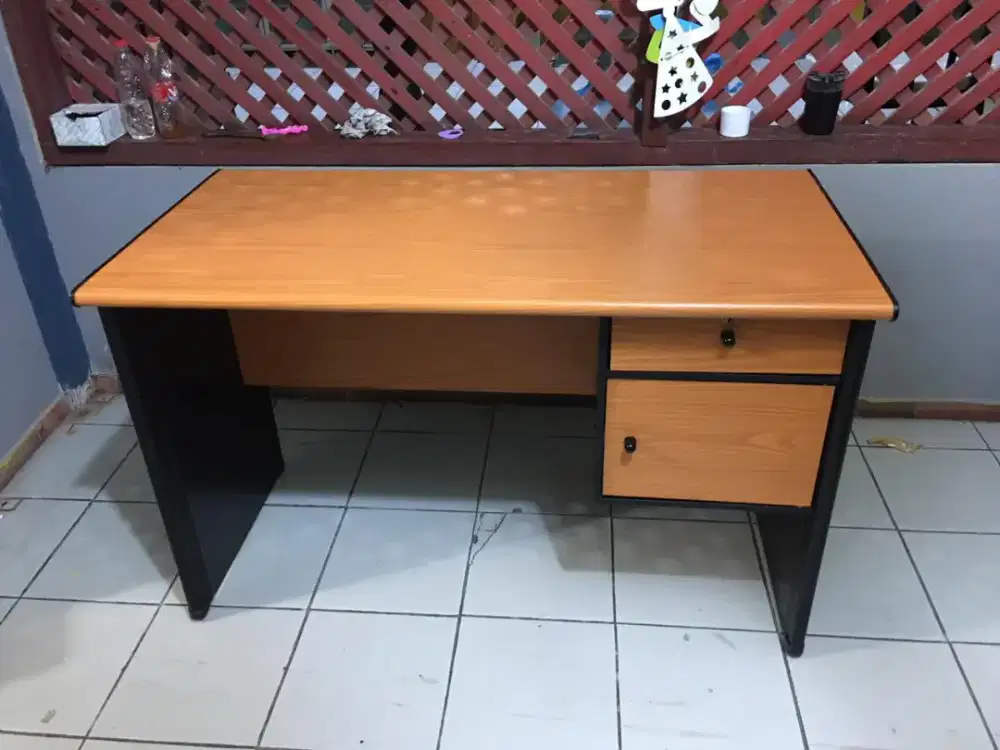 meja kantor like new