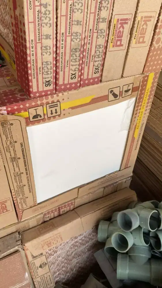 Keramik lantai putih polos 40x40 dan motif