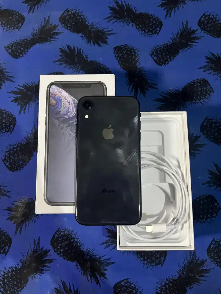 iPhone xr 64 ibox