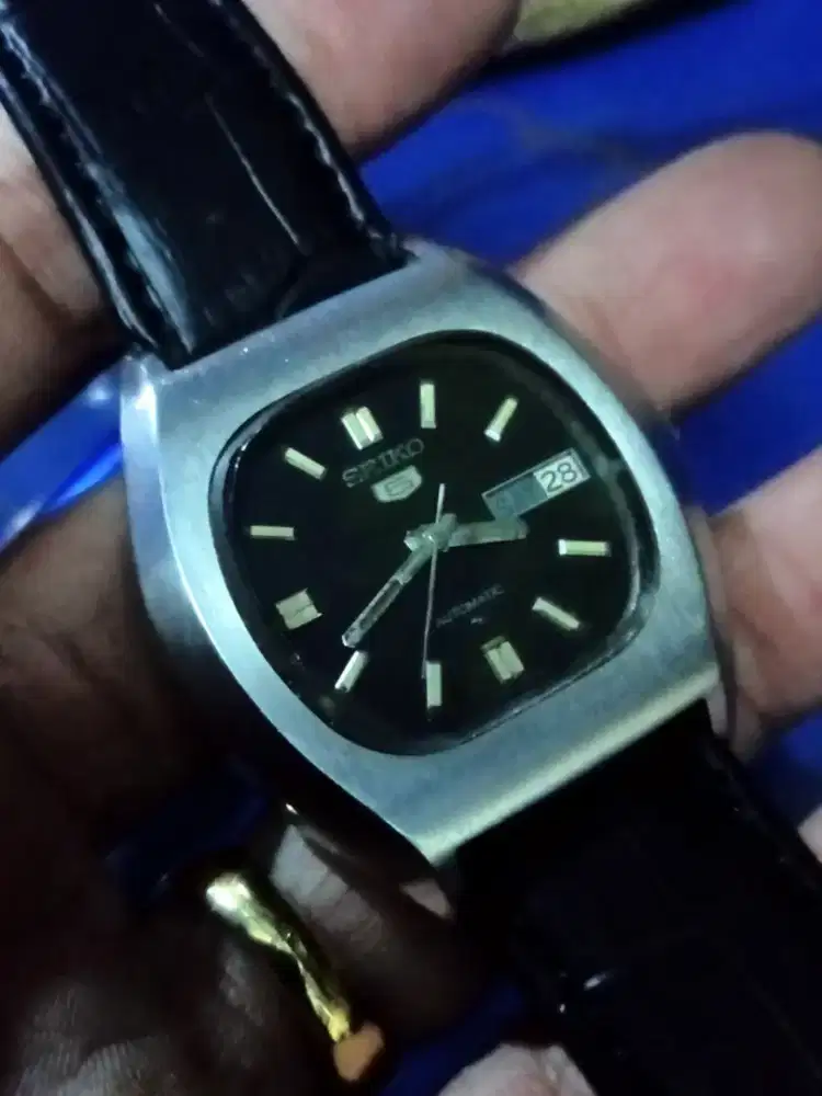Jam tangan Seiko lawas otomatis