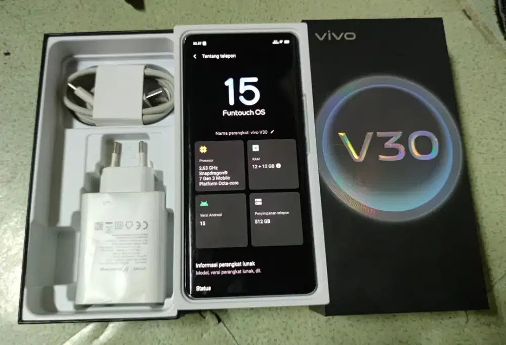 Vivo V30 5g. Ram 12/512. Fullset.
