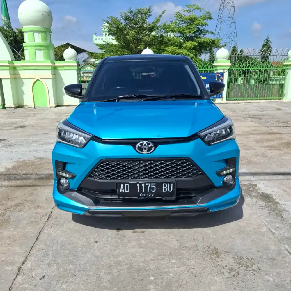 For sale Raize GR two tone tahun 2022 warna biru