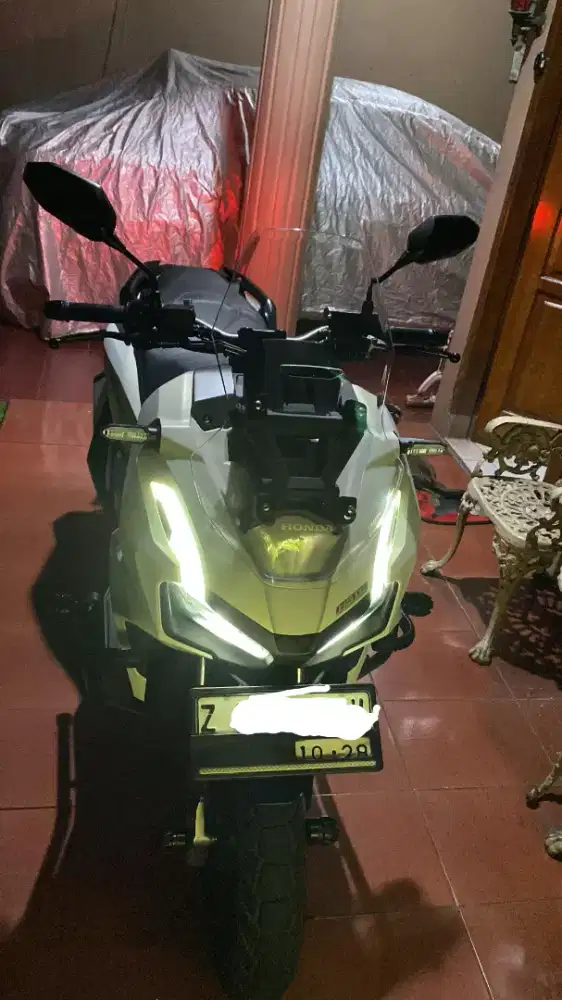 Adv Abs 2023 putih mulus