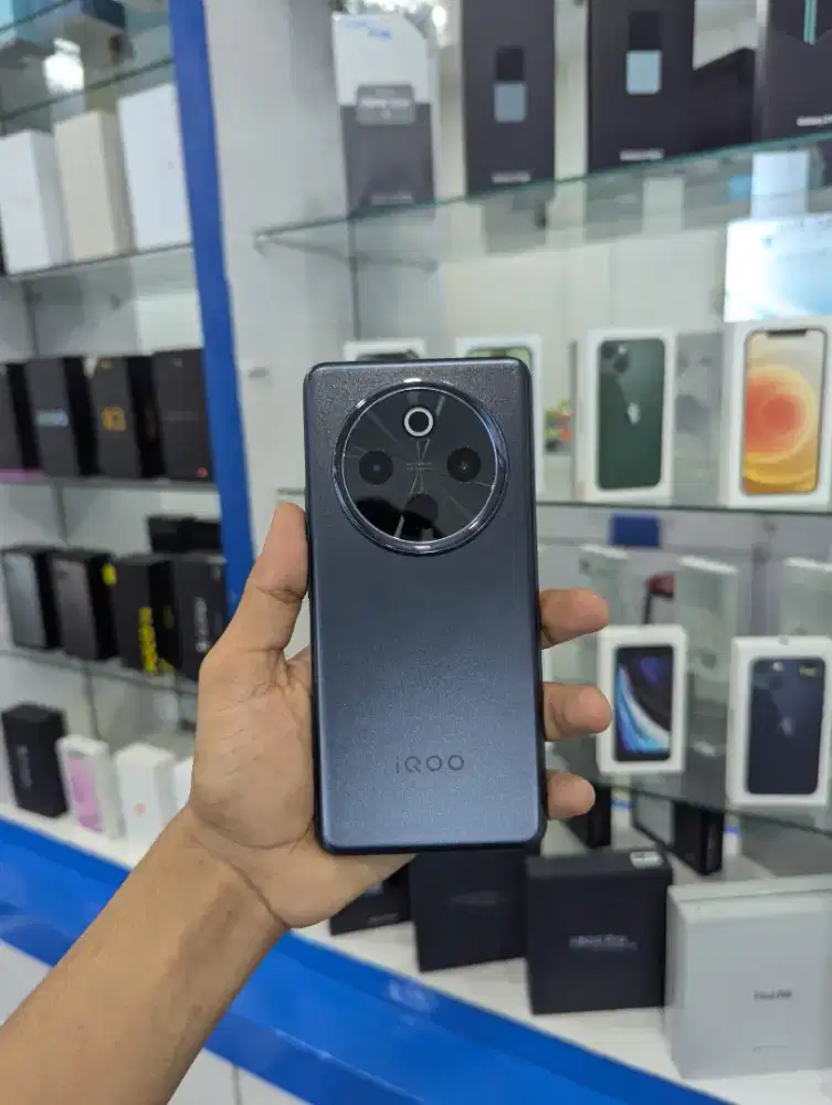 IQOO Z10 (12/512gb) fulset original super like new