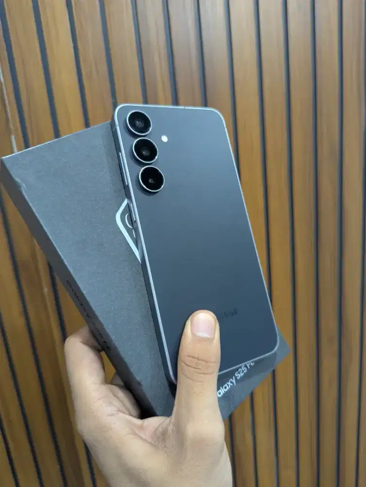 Samsung galaxy S25 FE (8/256Gb) fulset original super like new