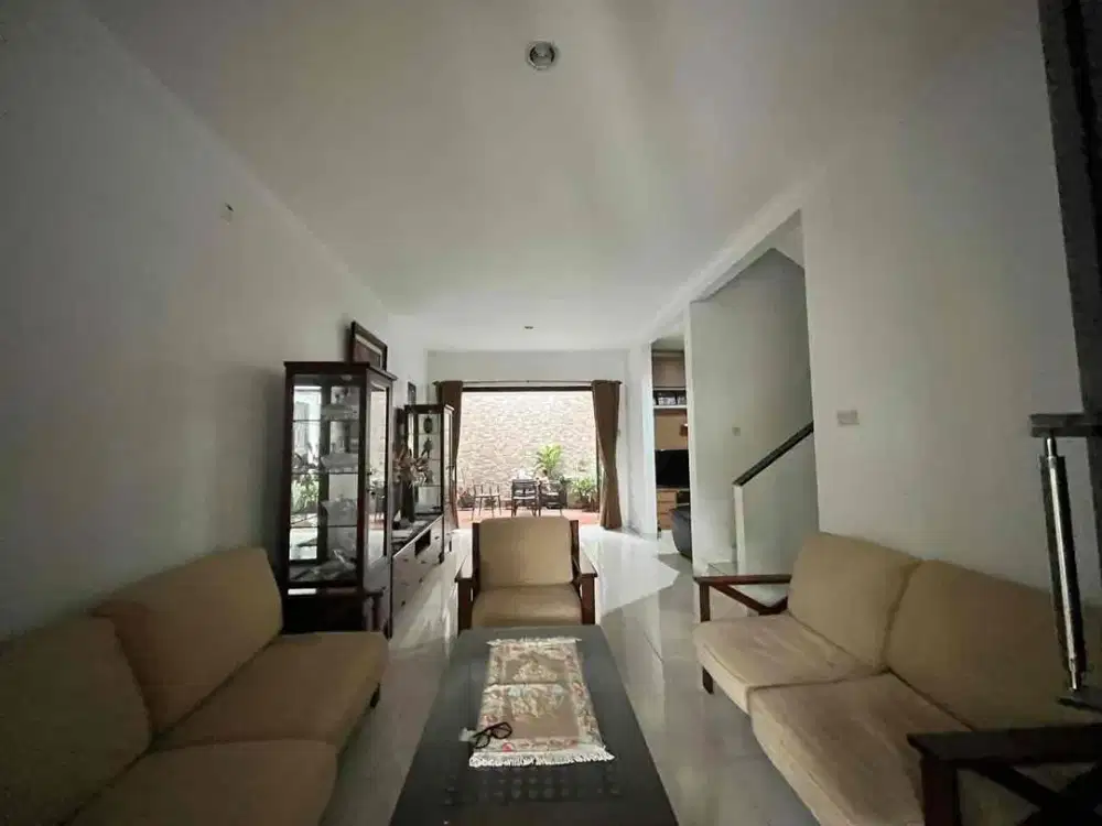 Dijual Rumah Rapih Siap Huni di Graha Raya Bintaro