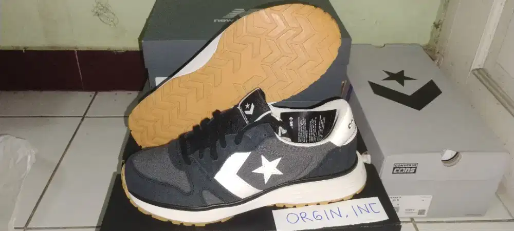 sepatu converse omni trainer ox kulit asli size 44 ISTIMEWA