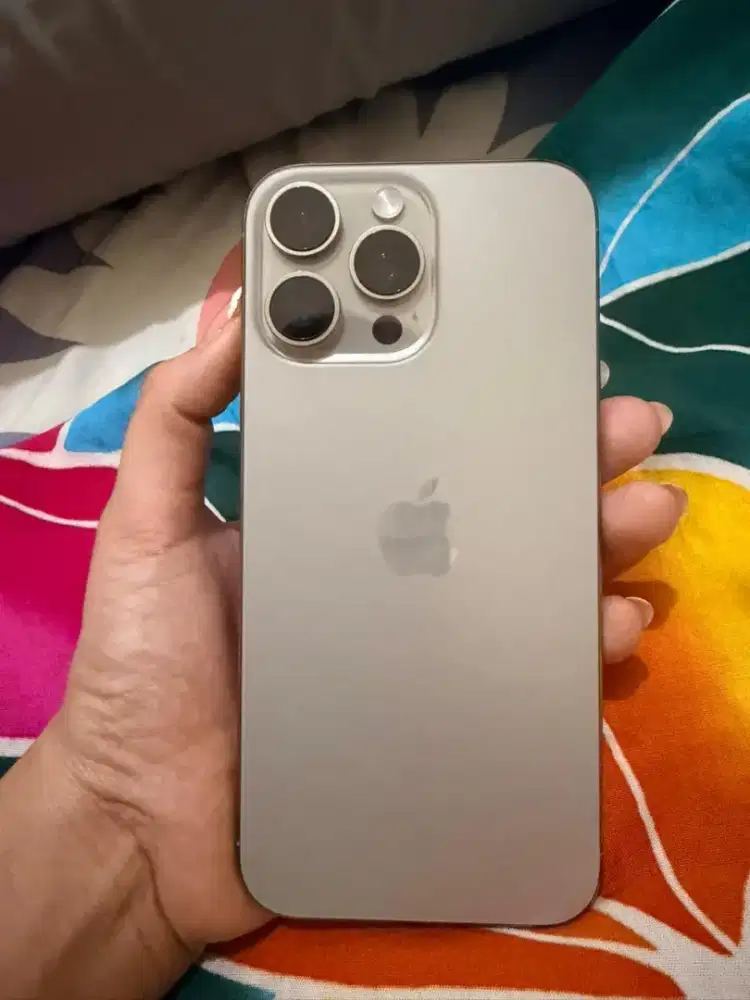 iPhone 16 Pro Max Resmi iBox – Pakai Sept 2025 –  Mulus Like New