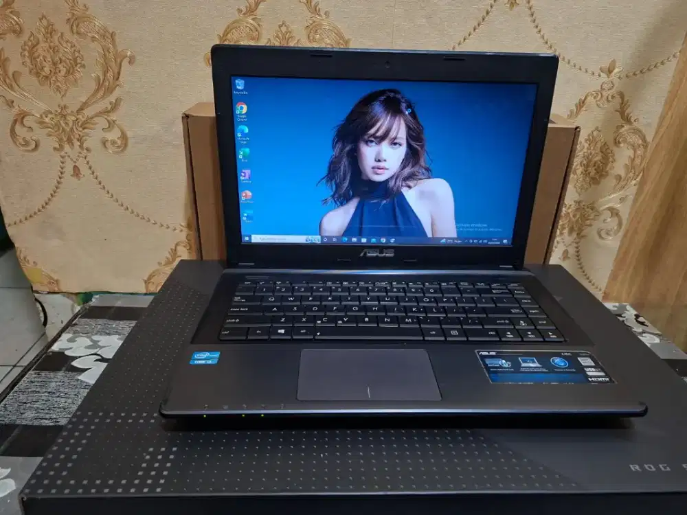Laptop Asus X45C -Pemakaian kerja  minus camera aja Selebihnya bagus