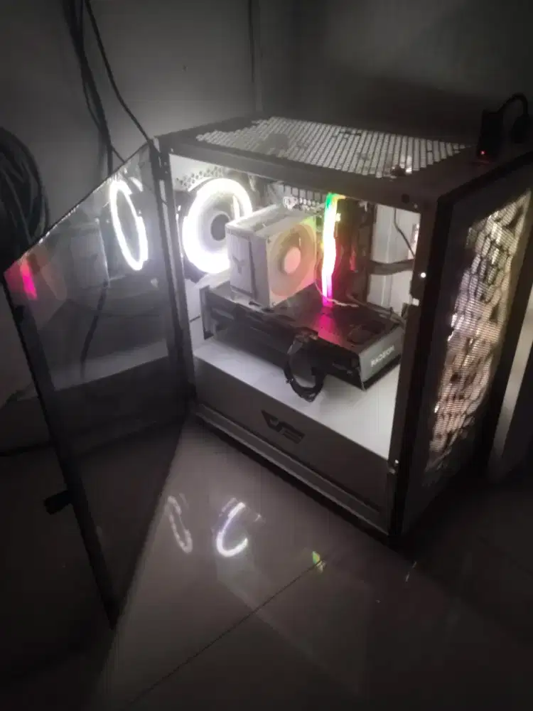 PC gaming RX 6600XT 8GB i3 12100f 16GB