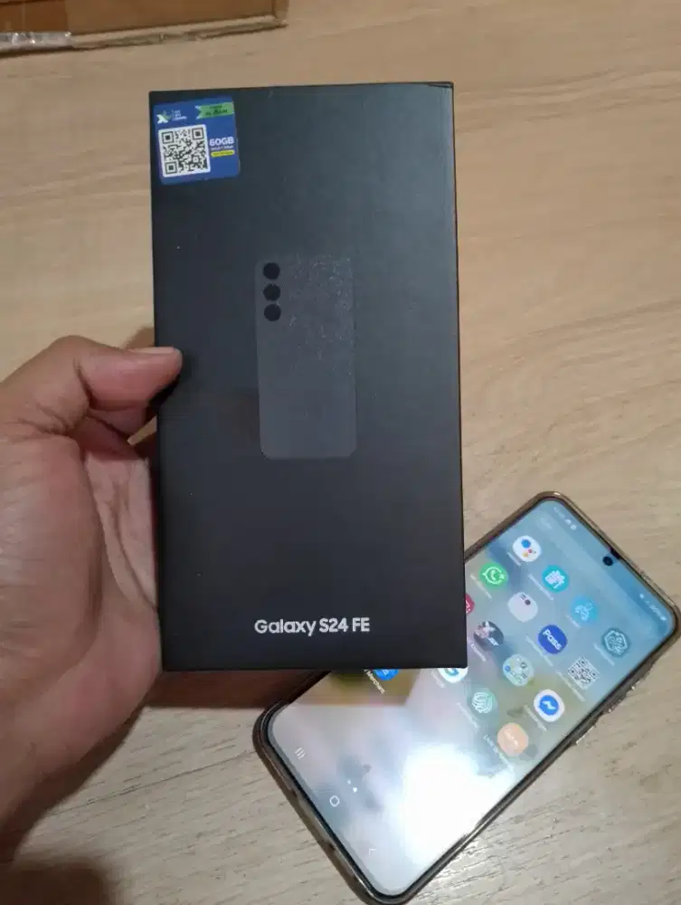 Samsung s24fe 8/256gb