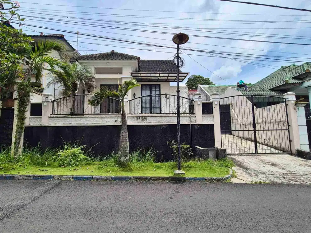 Rumah Bagus Area Perumahan Puncak Dieng Luas 378 m2