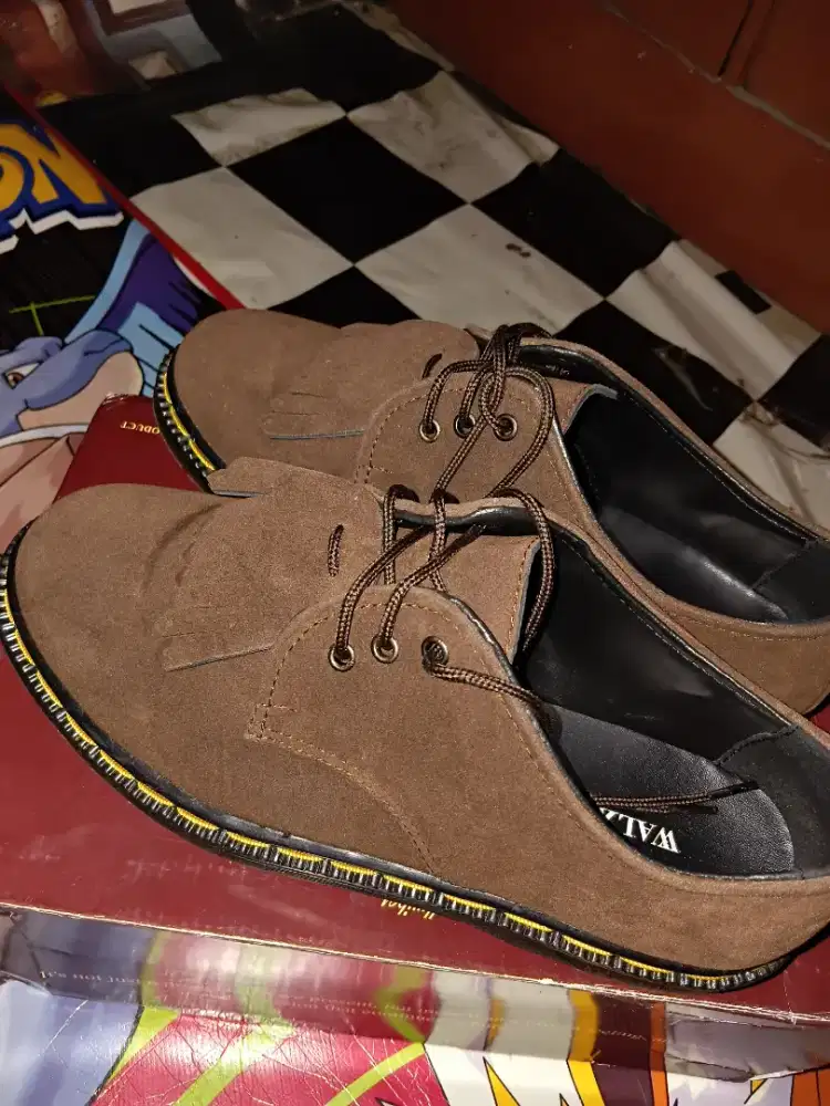 dijual sepatu walkvibes lokal brand,size 43,masih bagus bgt,masih ful