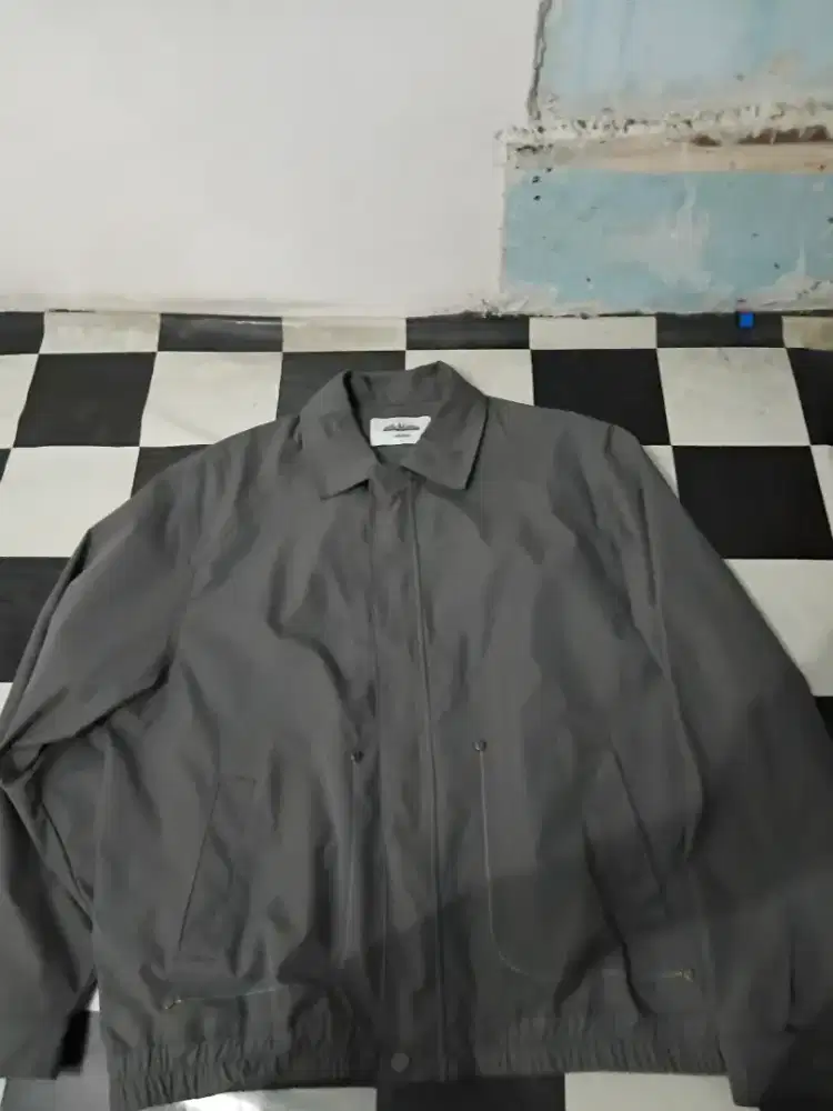 dijual jaket bagus bgt pria,Size L,Masih baru,Brand laruso,masih ada