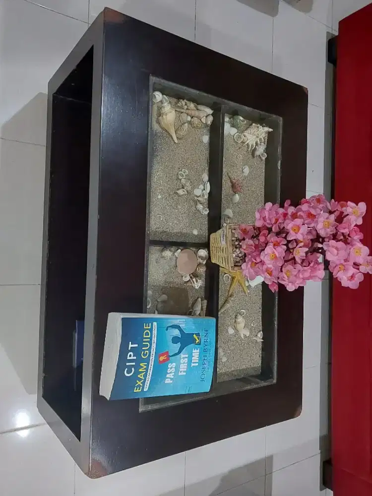 Jual sofa dan meja kondisi bagus