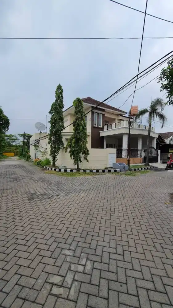 SEWA RUMAH WIGUNA 2LANTAI