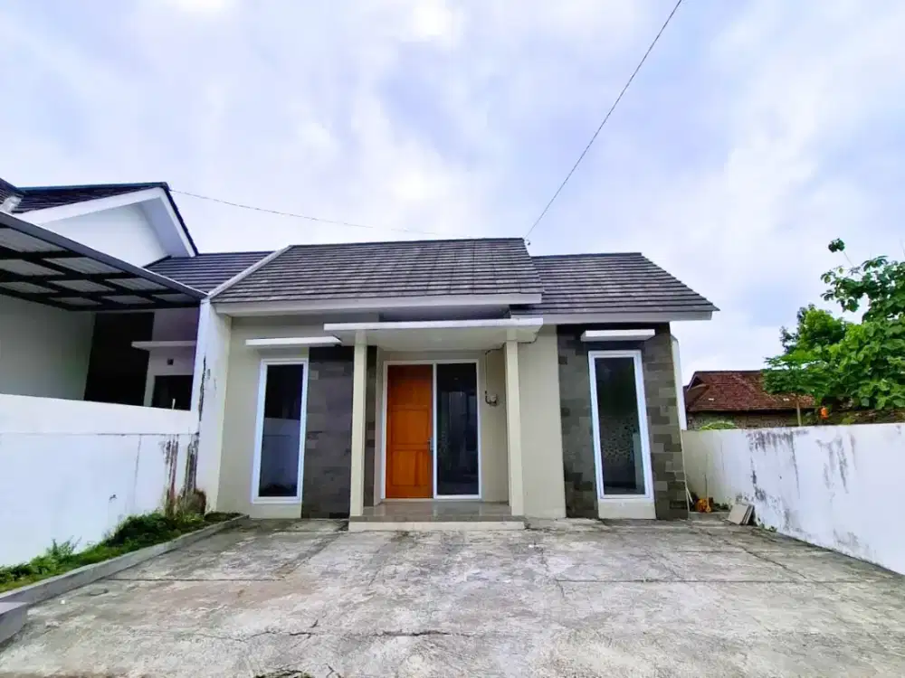 Hunian Keluarga! Rumah Siap Huni Halaman Luas Lingkungan Tenang Hanya 500 Jt-an