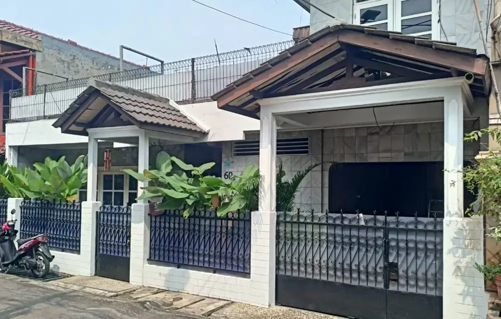 Rumah luas di jantung pd. Bambu - Lokasi premium