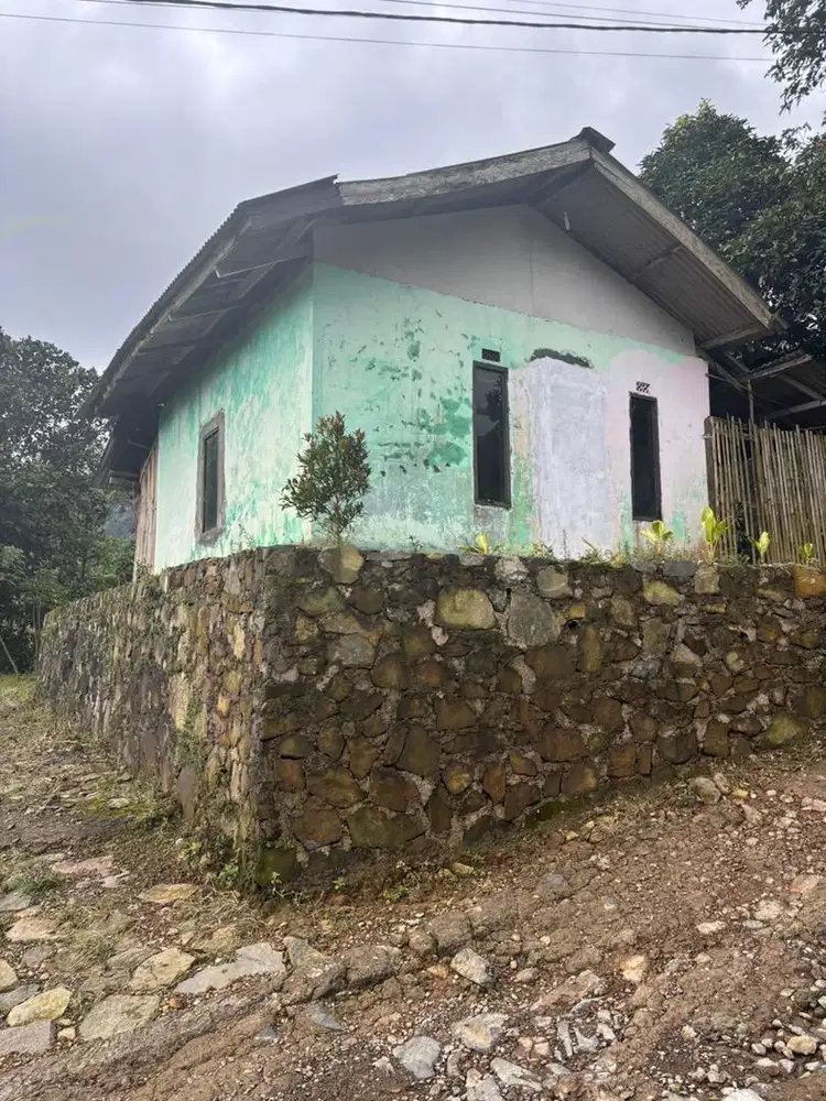 Rumah  tinggal cocok disulap menjadi villa dgn keindahan alam gunung