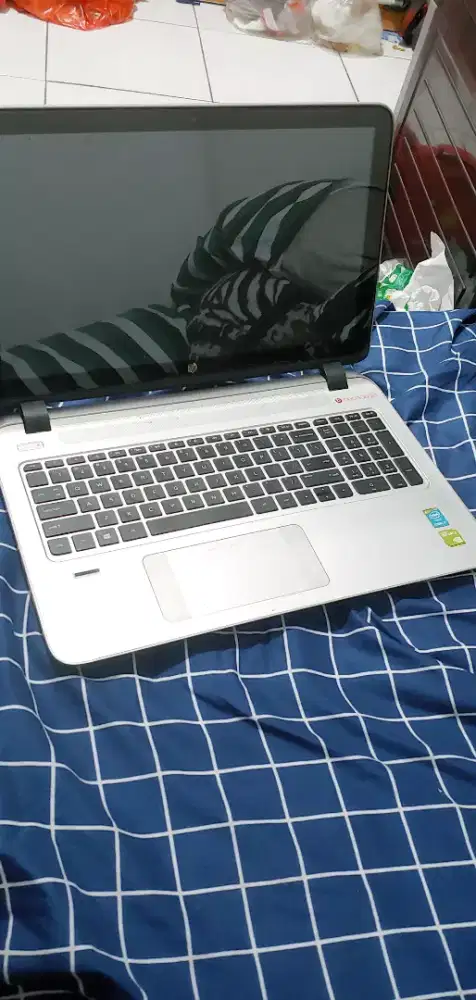 HP Envy 15.6 inch Rusak