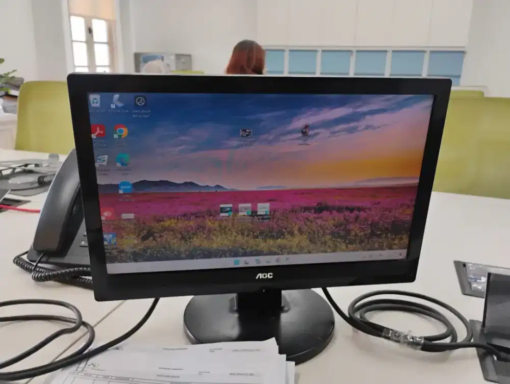 LCD MONITOR AOC 16 INCH