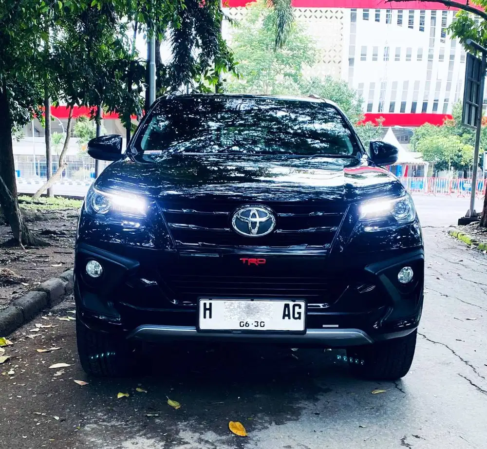 Toyota Fortuner VRZ TRD 2017 Nyaris Seperti Baru Low KM 0 Spet