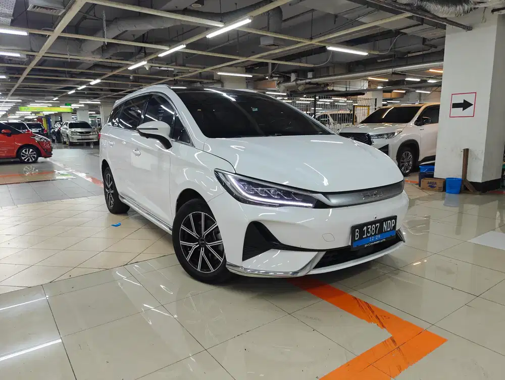 BYD M6 Superior Captain Seat 2024