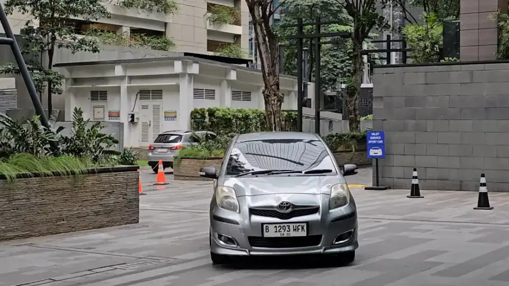 Pemakai langsung Toyota Yaris 2010 S Limited Keyless Tipe Tertinggi