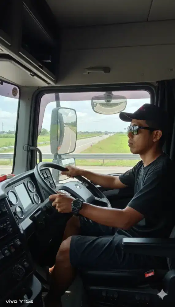 Cari kerja sebagai driver