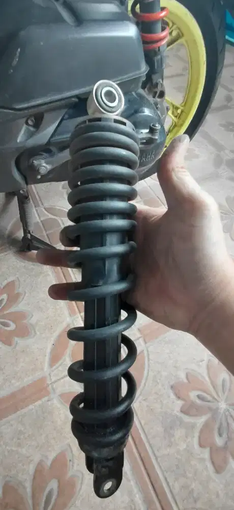 Shockbreaker belakang beat original