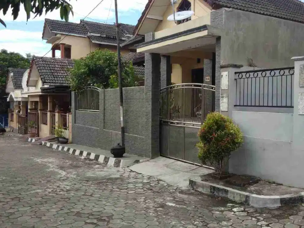 RUMAH EKSKLUSIF DI KAWASAN ELIT BUMI PRAYUDAN – MERTUYUDAN, MAGELANG