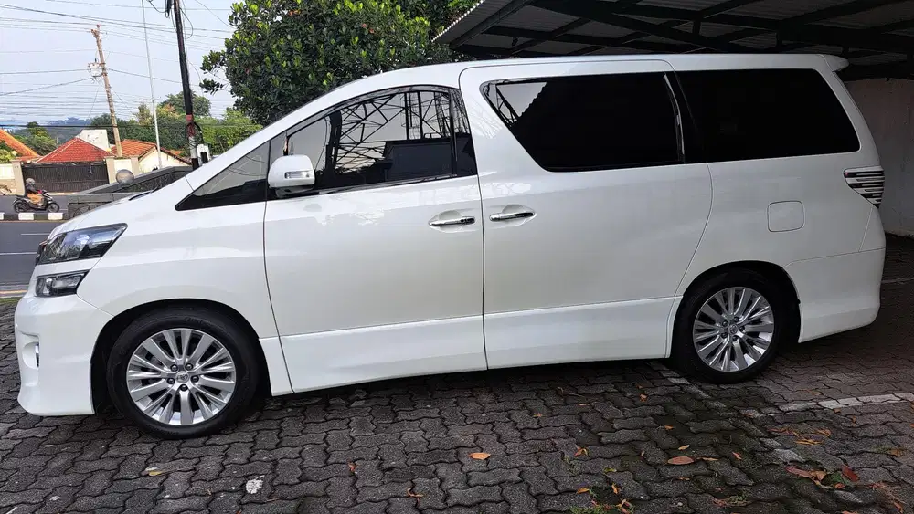 Toyota Vellfire 2013 Bensin