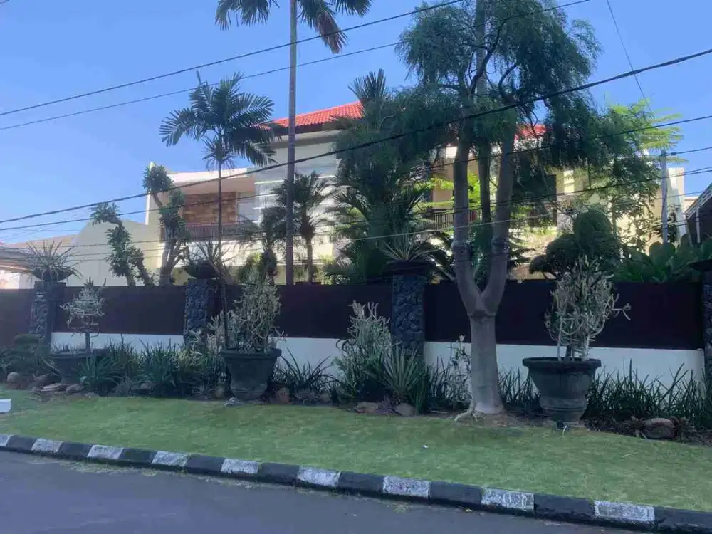 Jual Rmh Mewah Full Furnish 2 Lt
Lokasi Sangat Strategis  Pakis Argosari Sby Barat Dekat Dgn Mall Ciputra,Hotel Shangrilla ,Hotel Paragon Sby Brt