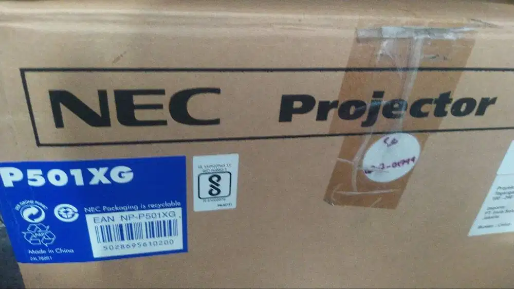LCD proyektor NEC P501XG