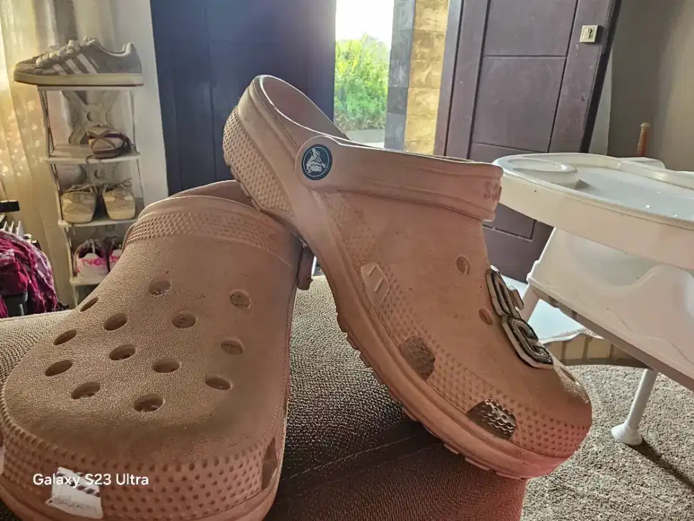 Sandal crocs original size 38. Pink soft