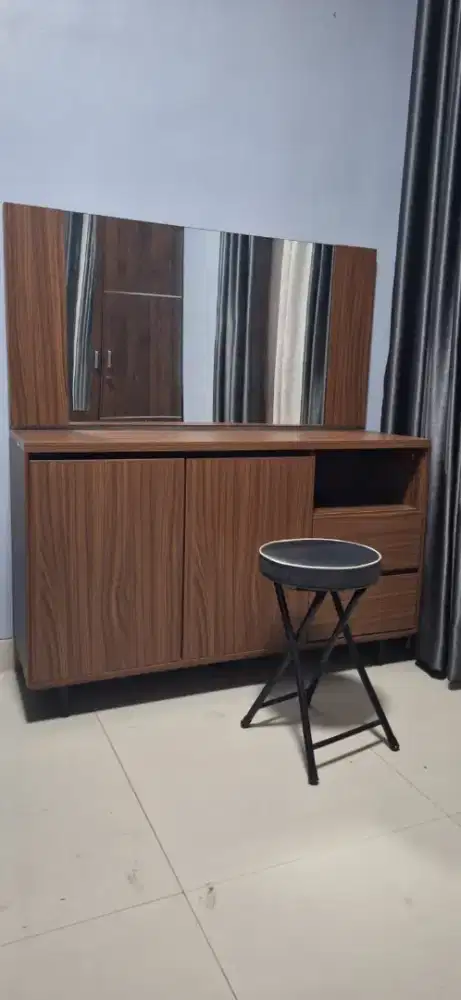 Meja Rias Informa Sangat Istimewa