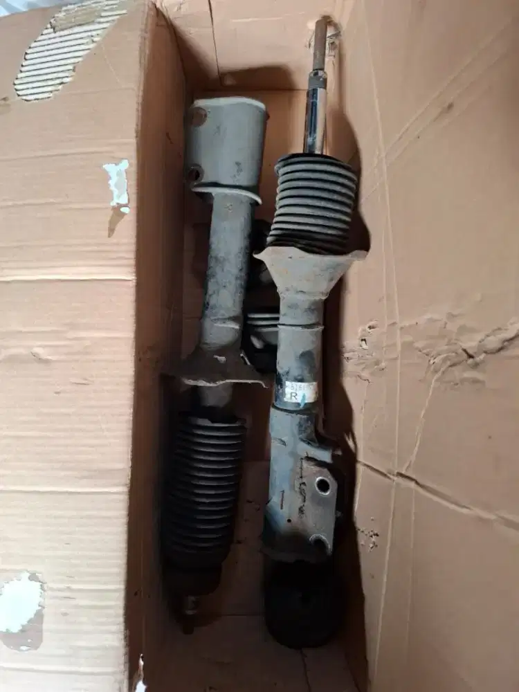 ShockBreaker / Skok Belakang Daihatsu Charade Winner Classy CX