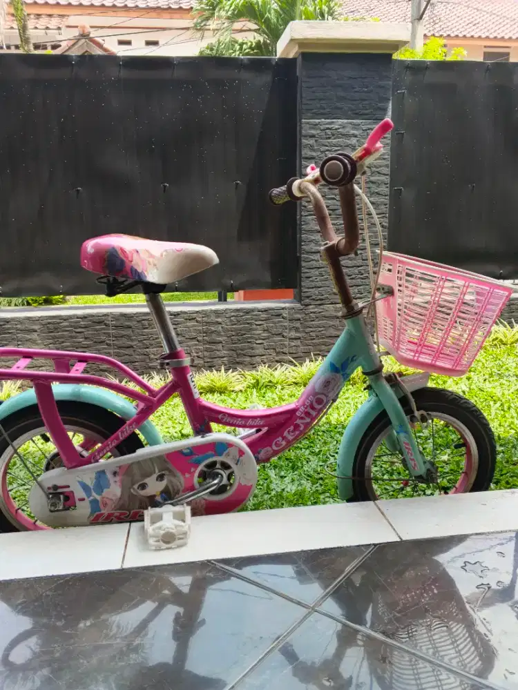 Sepeda anak Genio ukuran 12