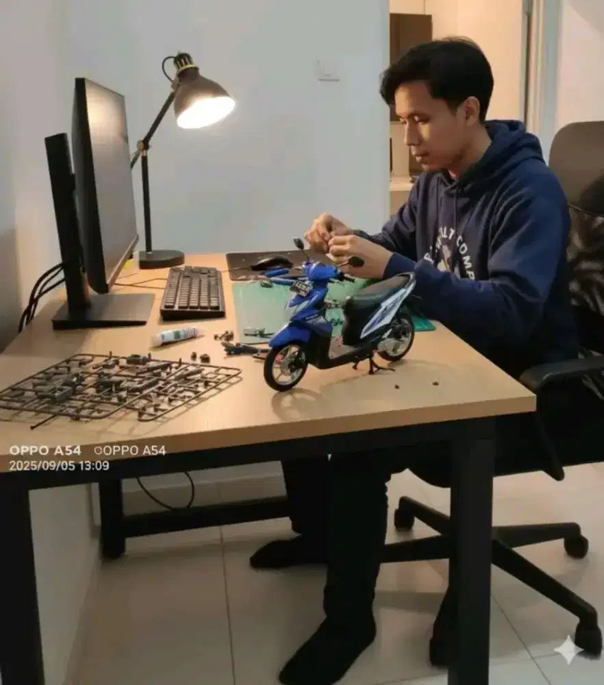 cari pekerjaan di pabrik atau di gudang