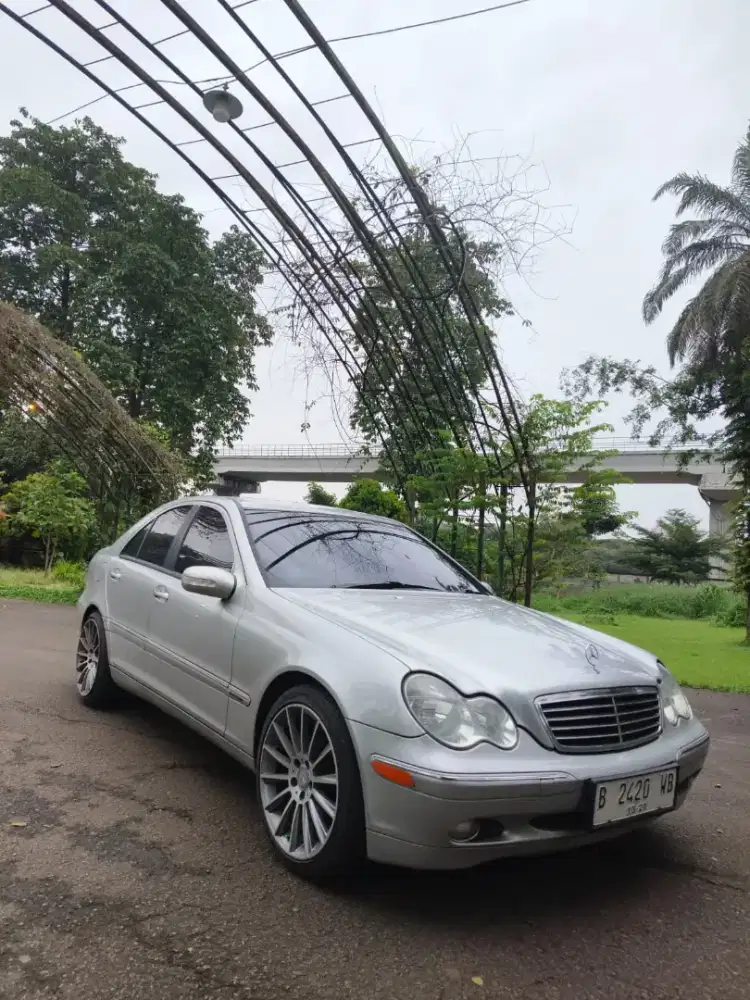 Mercedes Benz W203