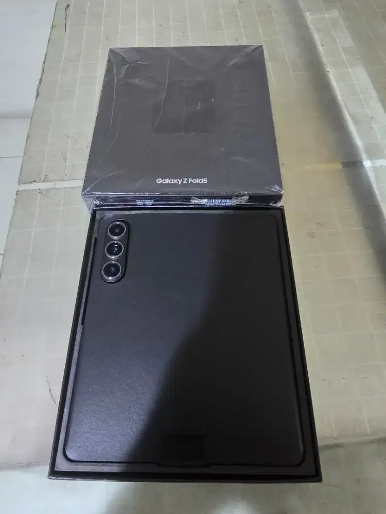 Samsung Galaxy zfold 5 RAM 12/256GB super mulus istimewa resmi SEIN