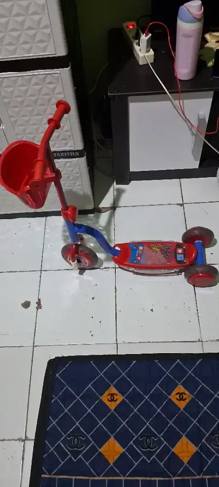 Scooter atau otoped anak