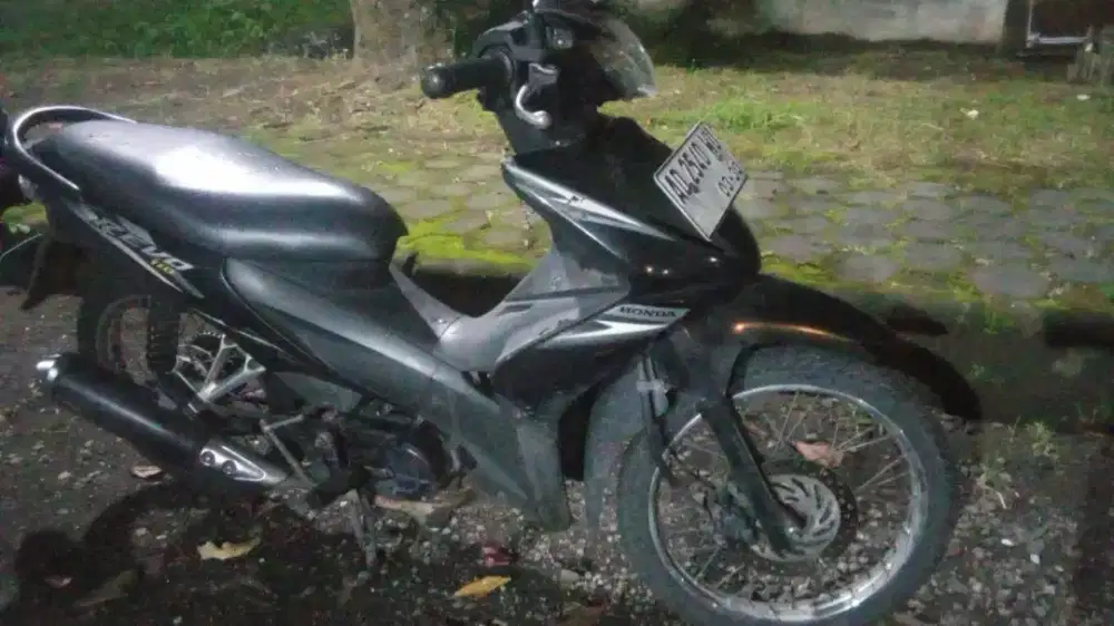 Honda Revo Absolute 2010 antik