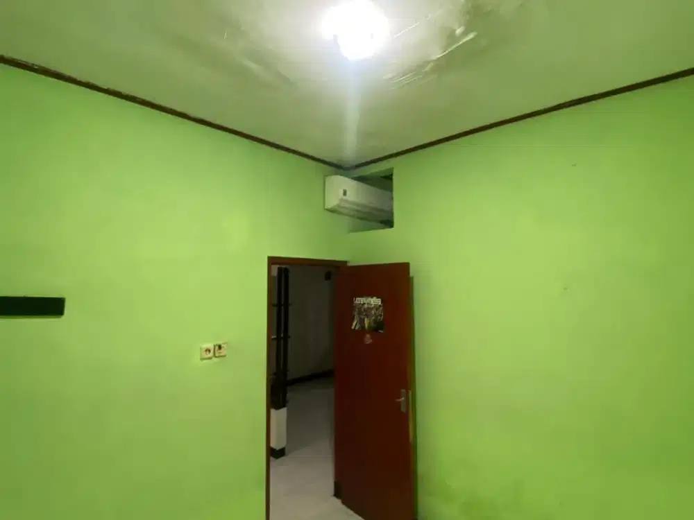 Disewakan Rumah Semolowaru