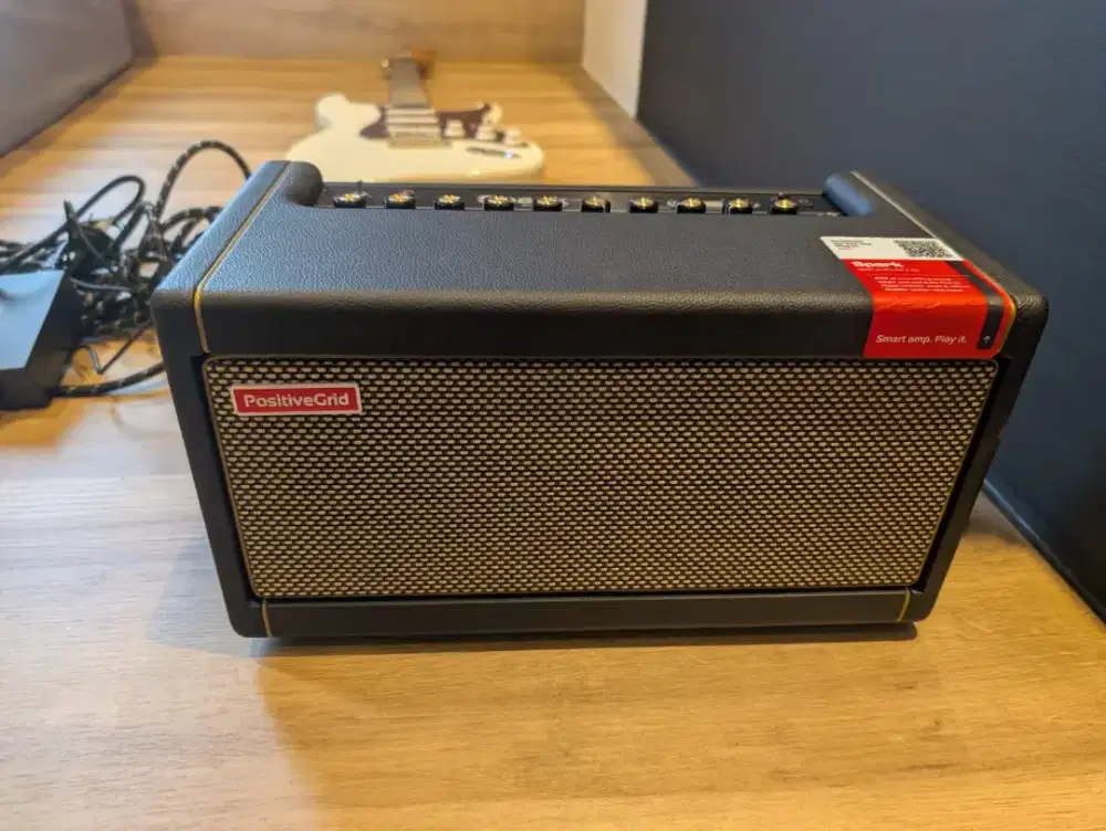 Positive Grid Spark Smart Guitar Amplifier (Black)